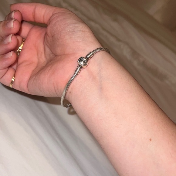 Pandora Moments Snake Chain Bracelet 7.1 in - Picture 4 of 4